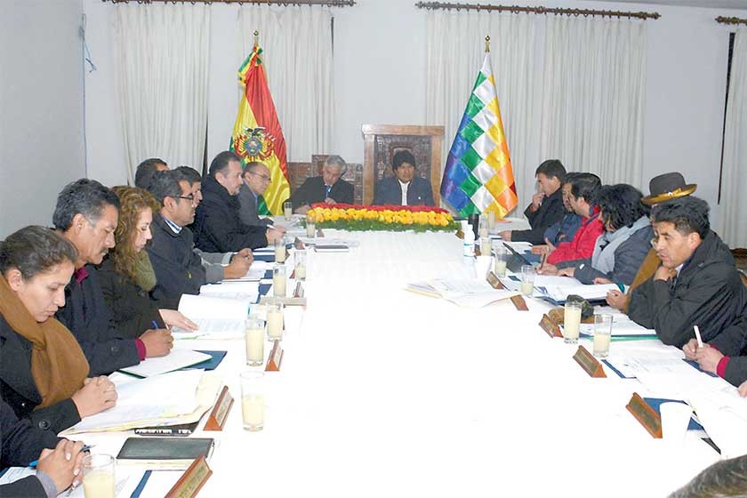 TRANSICIONES. Durante sus diez años de gestión, Evo Morales efectuó varios cambios en su personal de confianza...