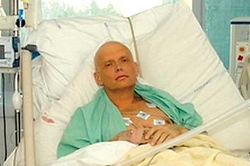 MUERTE. Alexander Litvinenko cuando agonizaba en una clínica londinense después de ingerir el veneno que acabaría...