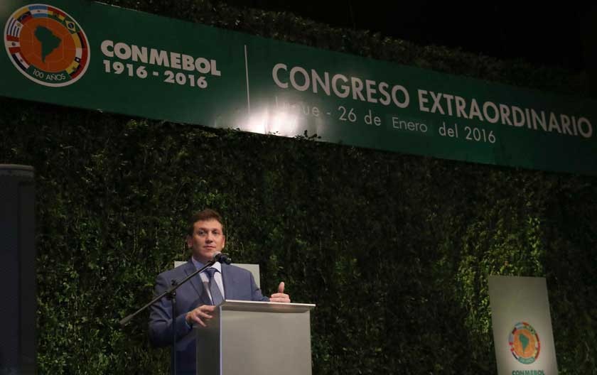 El paraguayo Alejandro Domínguez fue elegido por unanimidad tras la renuncia de su rival Wilmar Valdez.