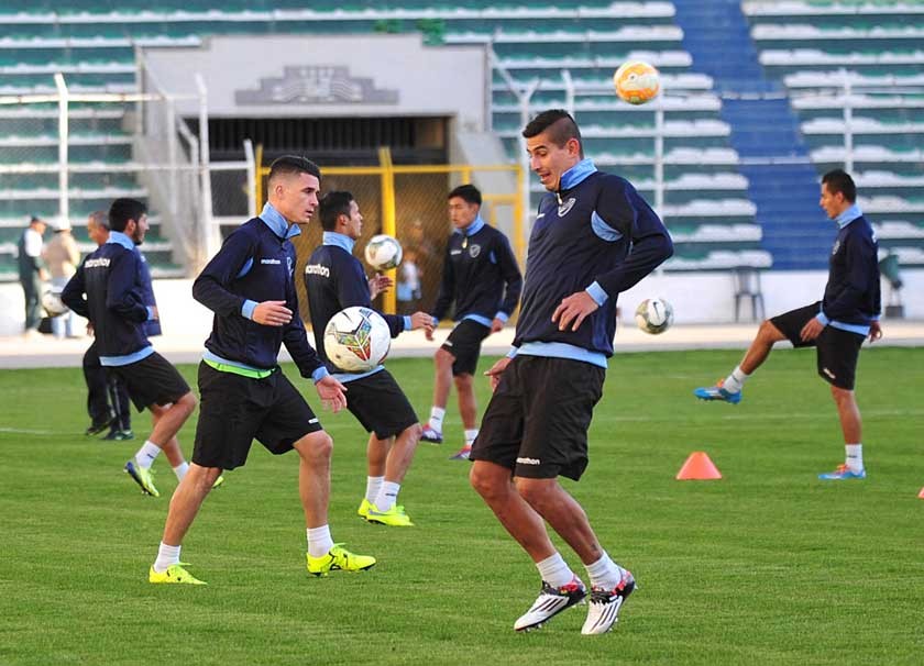 La Academia recibe esta noche al Deportivo Cali colombiano en su primer partido en el estadio Hernando Siles de La Paz