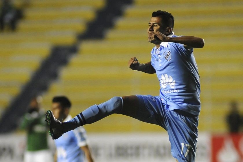 Juan Carlos Arce celebra uno de los tres goles marcados esta noche. Foto: APG