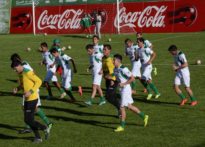 La Selección Nacional sostuvo su primera práctica ayer en la cancha de la Asociación de Fútbol de La Paz.
