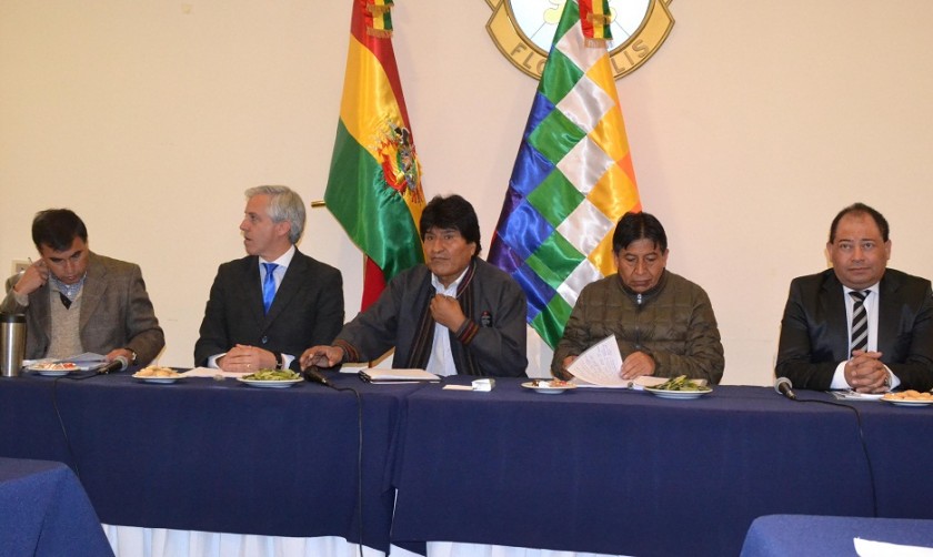 Colectivo social pide a Evo Morales que de la cara y que no se escude en sus ministros. Foto: Archivo