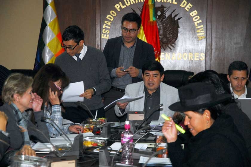 LEGISLATIVO. Dos subcomisiones evaluaron ayer los requisitos de los 163 postulantes al cargo de Defensor del Pueblo.