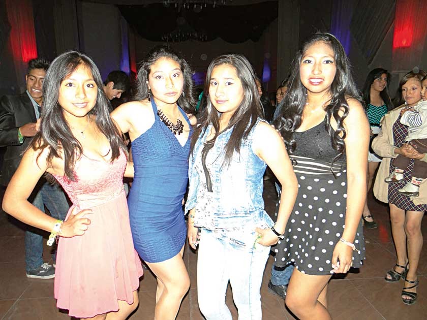 Jennifer García, Jhanelly Romero, Estefanía Villca y Paola Figueroa.