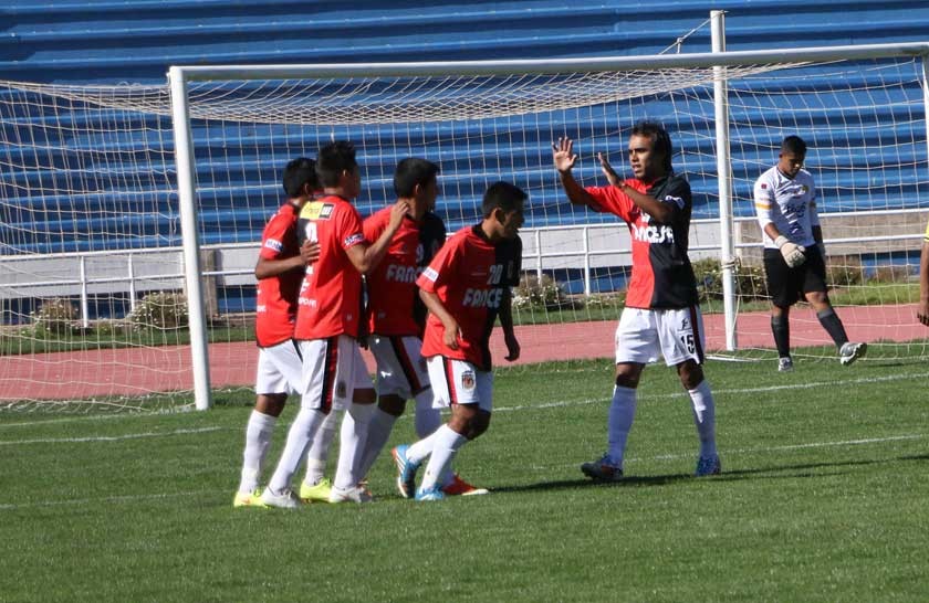 El cuadro cementero superó sin problemas a Alcalá (arriba) y aumentó su ventaja sobre el segundo, Flamengo.