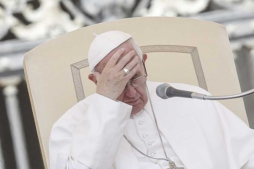 SITUACIÓN. El papa Francisco durante la audiencia general del pasado miércoles en la plaza de San Pedro en el Vaticano.