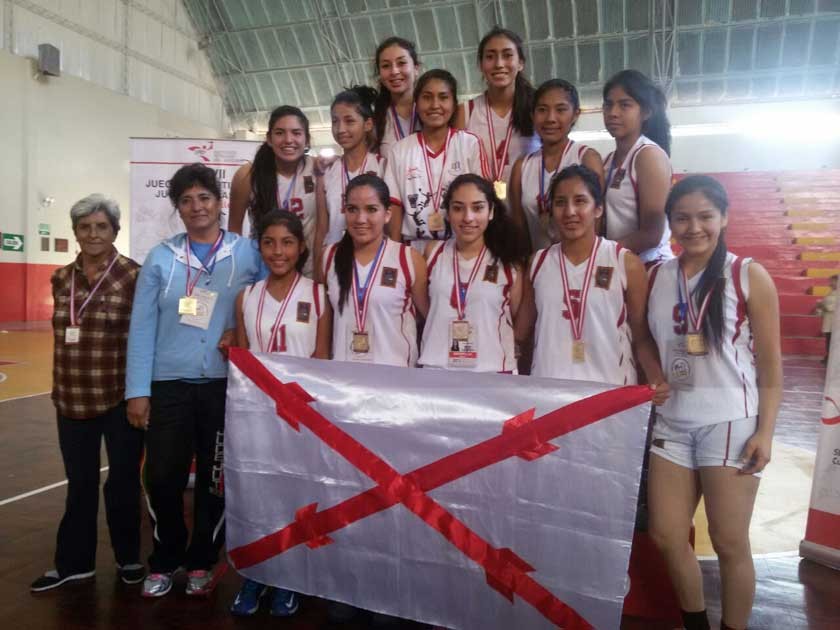La selección chuquisaqueña de básquetbol femenino se consagró campeona, tras vencer ayer a Arequipa.