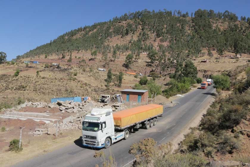 CONVOY. 13 vehículos de carga, ocho de propiedad de FANCESA y cinco transportistas independientes salieron ayer