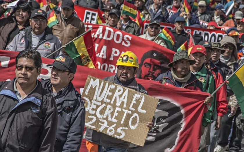 La COB pide abrogar el Decreto Supremo 2765, que originó el despido de varios trabajadores de Enatex. Foto: MR