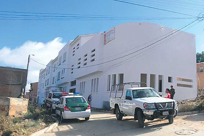 EPI. Los supuestos agresores sexuales están aprehendidos en las intalaciones policiales de Villa Armonía.