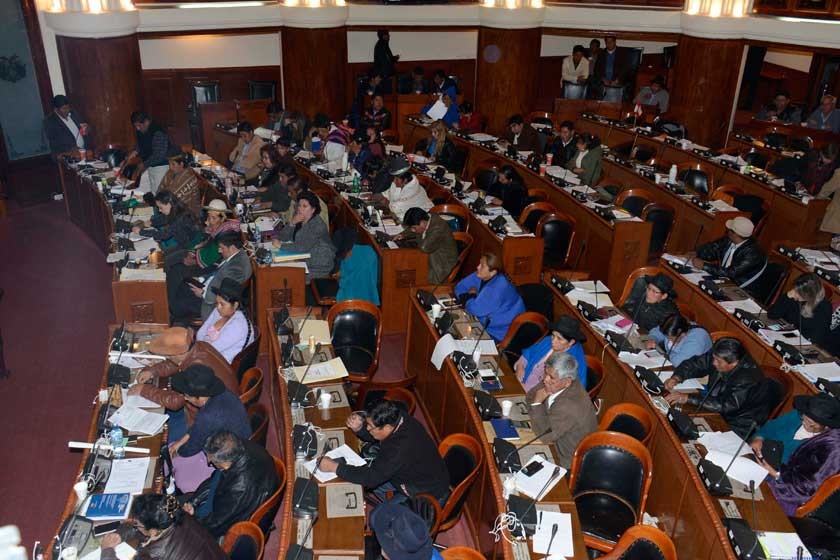 SESIÓN. La Comisión de Autonomías presentó un proyecto de resolución de homenaje a La Paz con un contenido que causó...