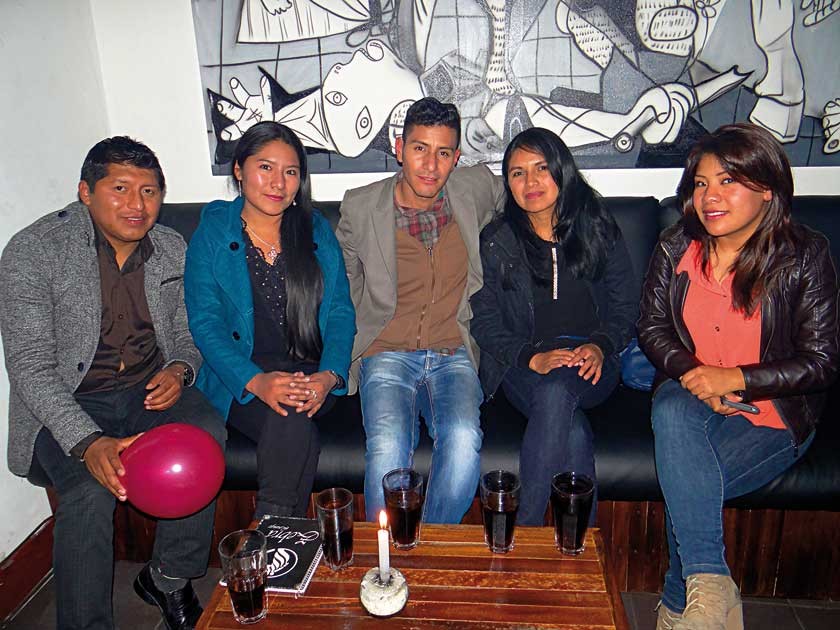 Neyer Padilla, Edith Villca, Miguel Oliva, Mery Flores  y Cinthia Villca.