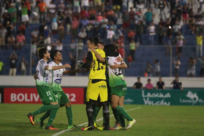 El festejo de los jugadores albiverdes luego de eliminar a Sport Boys en los cuartos de final del torneo de invierno.