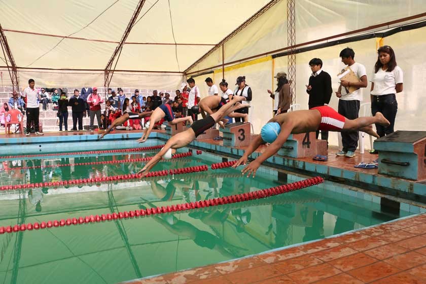 Ayer se disputaron las pruebas de natación de los Juegos Deportivos Estudiantiles Plurinacionales en la piscina...
