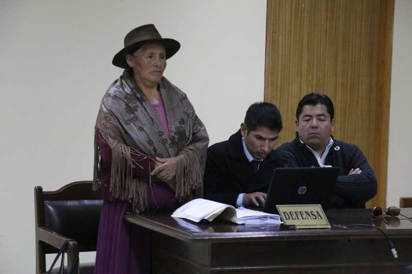 AUDIENCIA. A las 11:05 de ayer, la Presidenta del Tribunal 2° de Sentencia declaró culpable a Savina Cuéllar del delito