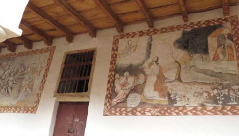 COLONIAL. El patio del convento se encuentra flanqueado por arquerías en sus dos pisos, todas las paredes que rodean