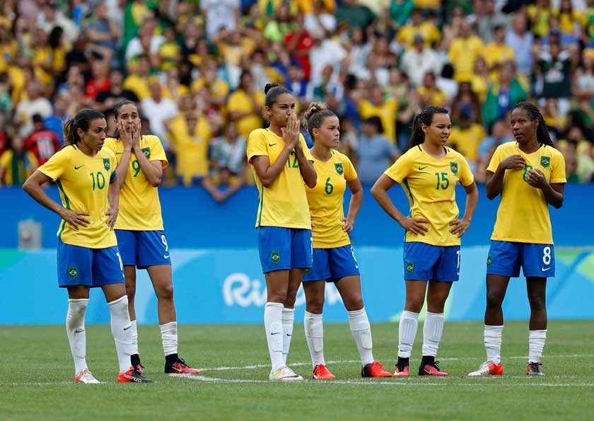 Las jugadoras brasileñas sufrieron durante la ejecución de tiros penales que finalmente las dejaron fuera de la lucha