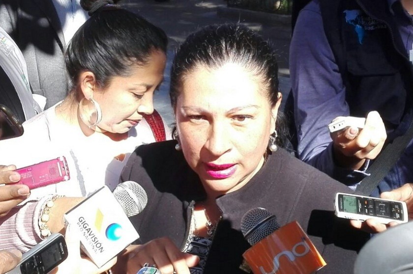 La senadora por el PDC, Patricia Gomez, durante su intervención frente a los periodistas. Foto: Enrique Quintanilla