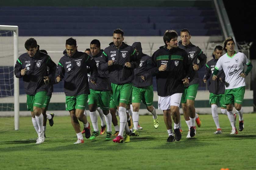 El equipo nacional cumplió anoche, en el estadio Édgar Peña Gutiérrez, su primera práctica en Santa Cruz.