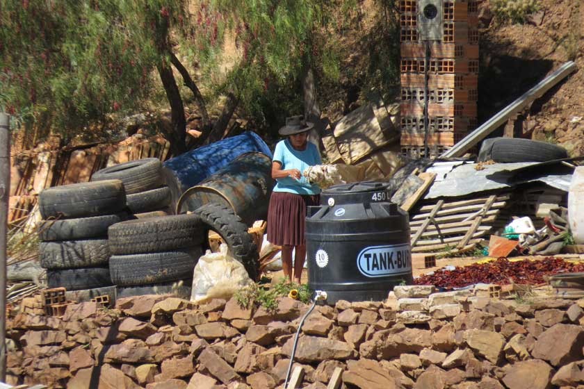 Vecinos todavía reclaman por la reposición del agua