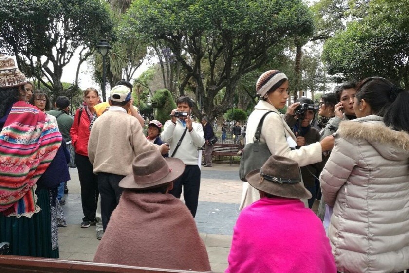 Las ancianas víctimas del violador llegaron a Sucre para presentar la denuncia. Foto: Richard Mamani