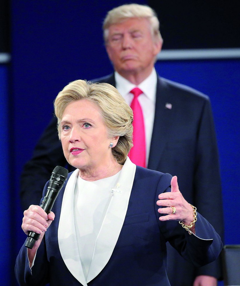 RIVALES. Hillary Clinton durante el debate con su rival republicano, Donald Trump.