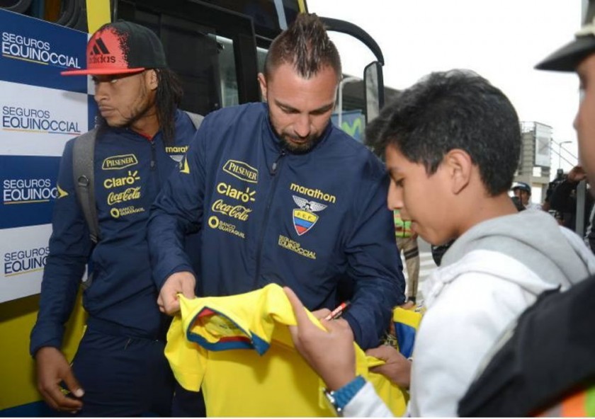 La selección ecuatoriana arribó al país para jugar con la Verde