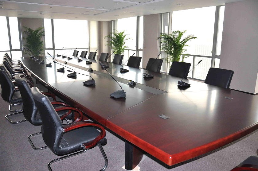 La mesa de reuniones que licitó el Ministerio debía ser para 30 personas. Foto: Ilustrativa/Internet