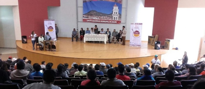ENCUENTRO. Una imagen de uno de los momentos de la reunión de los ex asambleístas municipales, en la Villa Bolivariana,