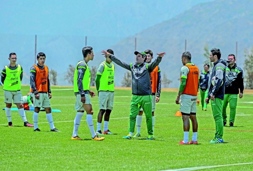 El plantel dirigido por Ángel Guillermo Hoyos cumplió ayer una práctica matinal, en la zona de Huajchilla.