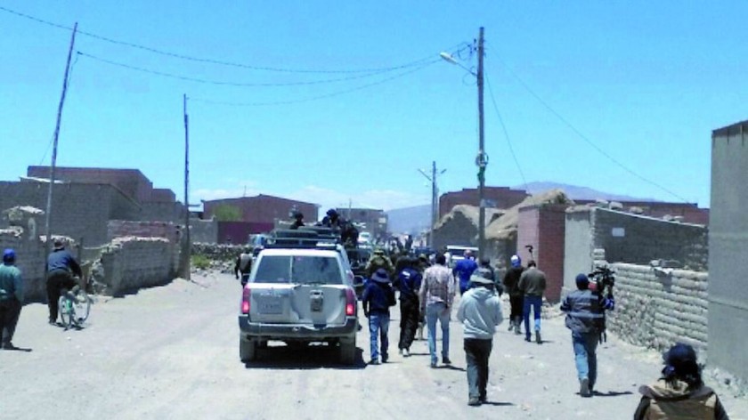 OPERATIVO. Una de las imágenes que dejó el operativo que se desplegó ayer, en el municipio de Sabaya, señalado por...
