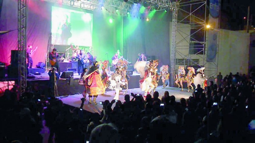 CONCIERTO. Los músicos estarán desde el lunes montando el escenario y realizando las pruebas para tener un espectáculo..