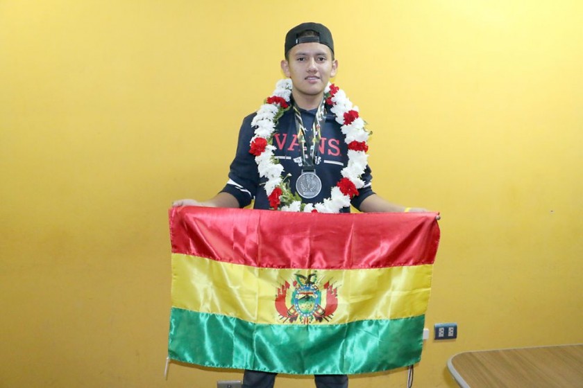 Bernardo Valencia logró la medalla de plata en el Mundial Junior, el fin de semana pasado, en México.