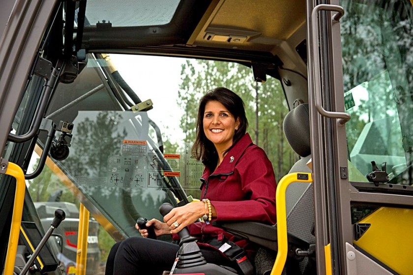 DESIGNACIÓN. La gobernadora de Carolina del Sur, Nikki Haley, ocupará en el futuro gobierno de Trump el cargo de...