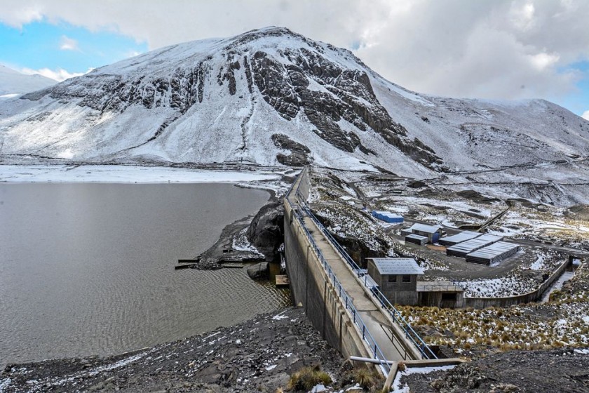 SITUACIÓN. Una imagen de la nevada en la zona de La Cumbre en la carretera a Los Yungas, en el departamento de La Paz.