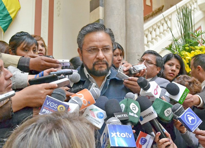 POSTURA. El viceministro de Coordinación con Movimientos Sociales, Alfredo Rada, explica la postura del Gobierno a...