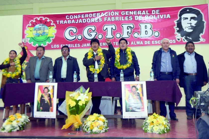 PARTICIPACIÓN. El presidente Evo Morales entregó una sede a la Confederación de Trabajadores Fabriles de Bolivia en...