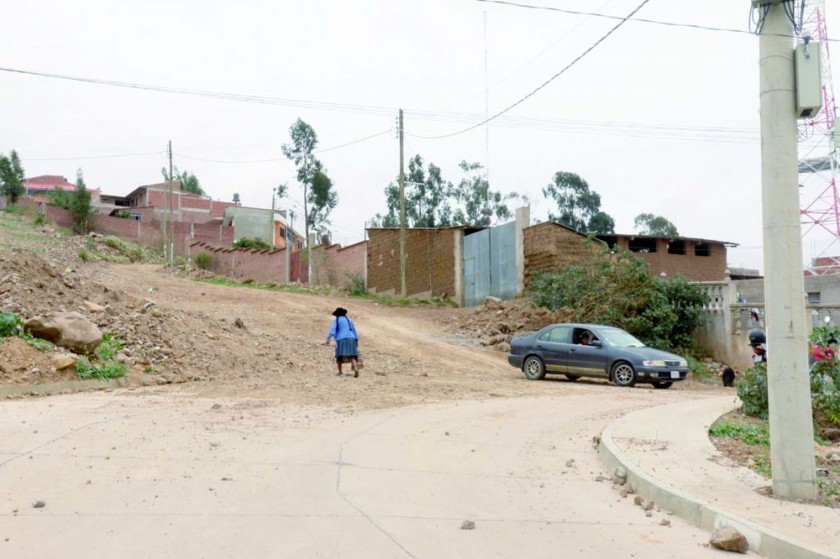ACCESO. Vista del difícil acceso desde el barrio Santo Domingo, ubicado a pocas cuadras.