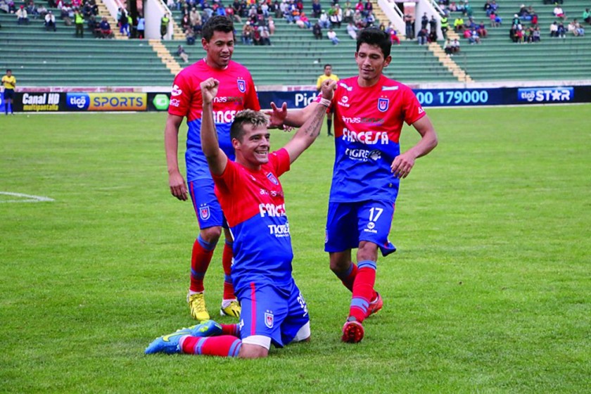 La "U" se repone con goleada