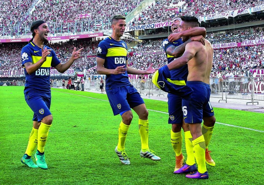 El clásico del fútbol argentino se jugó en el Monumental.