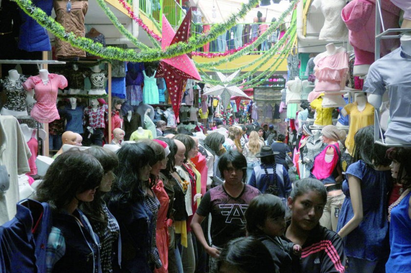 VENTA. La ropa y los cotillones fueron los productos más adquiridos.