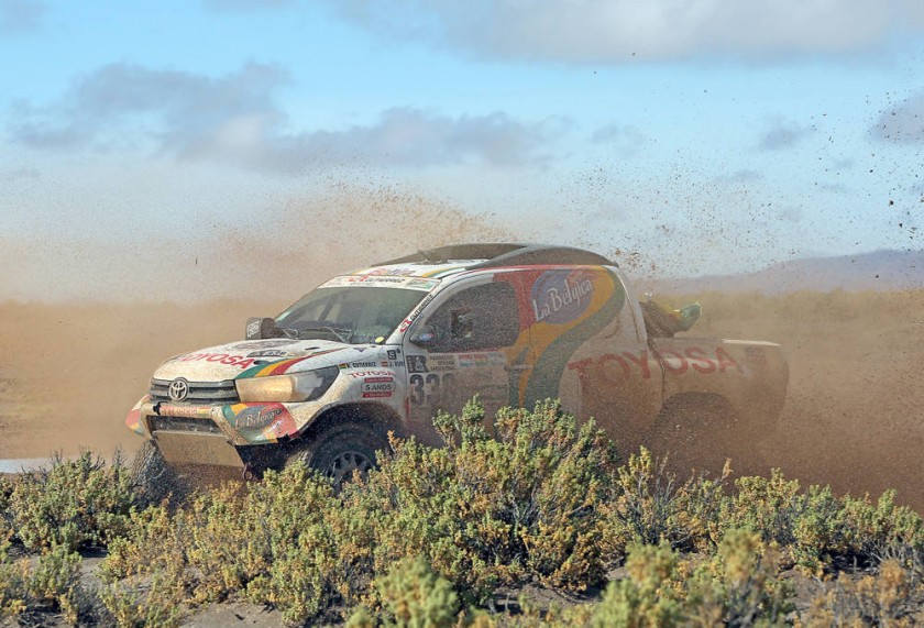 El piloto cruceño Alberto Rodrigo Gutiérrez marcha vigésimo en la general y es el mejor boliviano en la categoría autos.