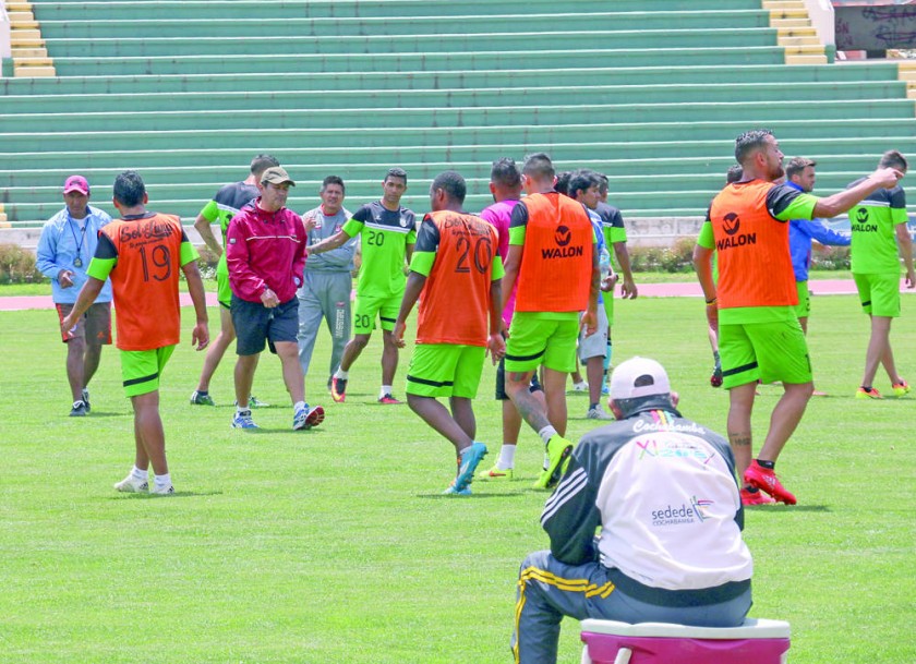 El plantel capitalino ya tiene definido a su onceno para el partido de mañana, por el torneo continental.