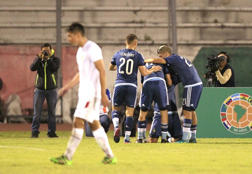 La Verde cayó anoche ante Argentina, se mantiene segunda de su serie, pero está obligada a ganar los partidos que le...