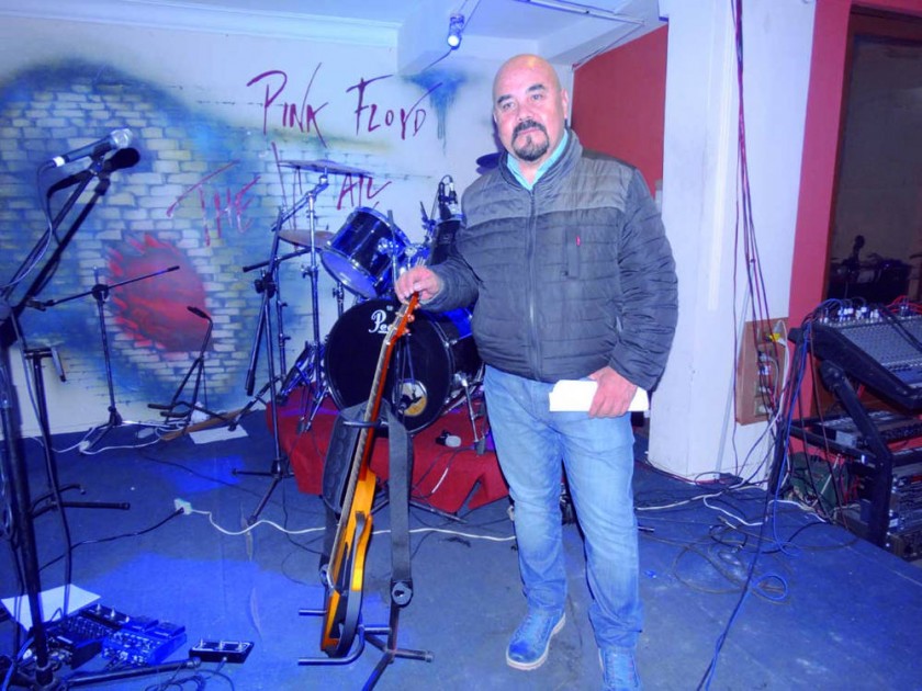 Adrián Barrenechea.
