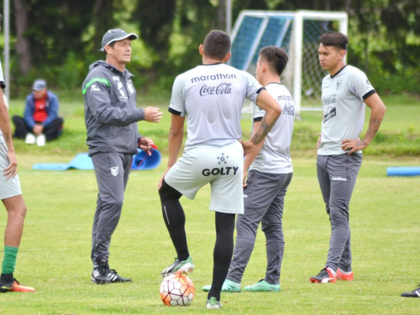 El entrenador Mauricio Soria en una de las prácticas de la Selección Sub 20, que participó en el Sudamericano de...