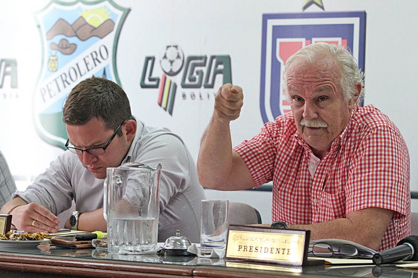Marco Peredo es el presidente interino de la Federación Boliviana de Fútbol, pero debe llamar a elecciones para que...