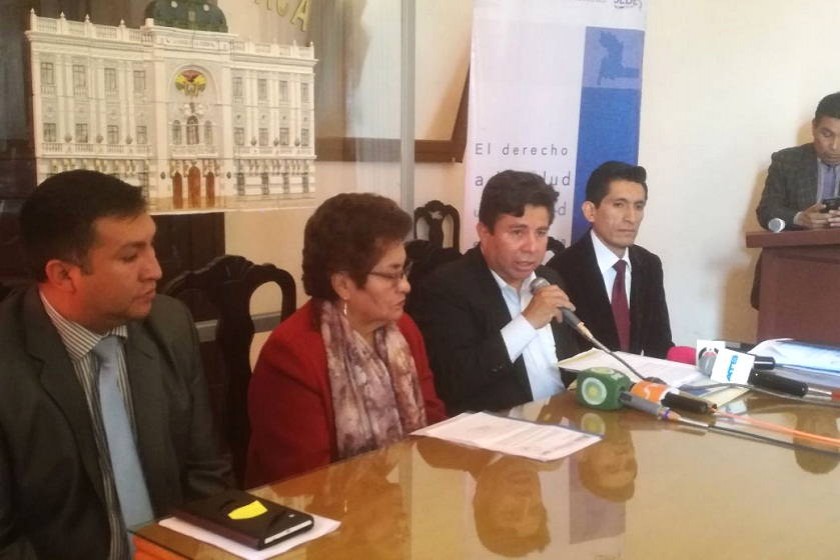 Las autoridades de salud durante una conferencia de prensa. Foto: CORREO DEL SUR