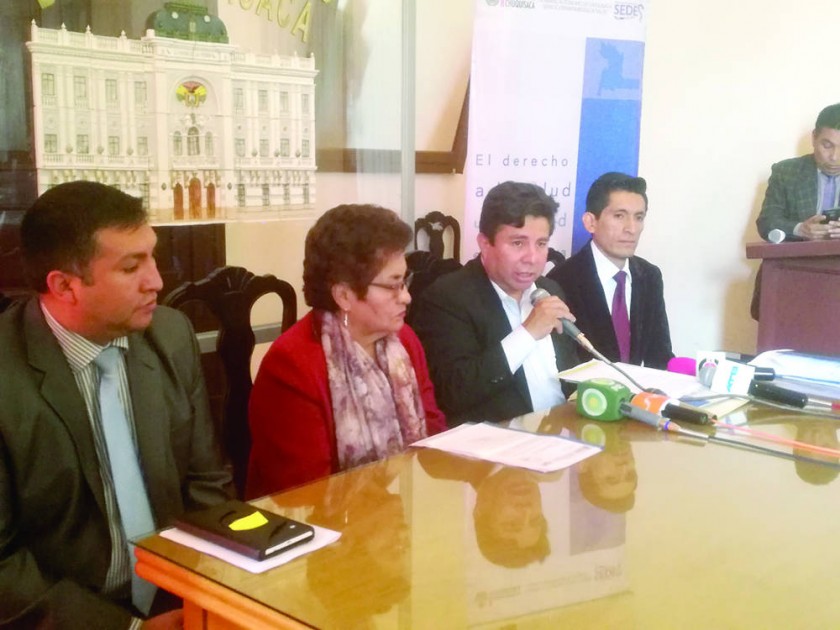 EPIDEMIA. Las autoridades en conferencia de prensa anuncian alerta por los casos de VIH/sida registrados en los...